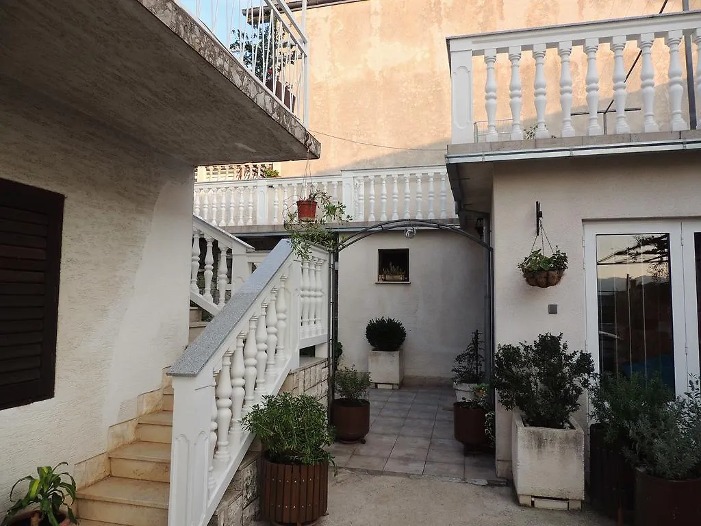 Apartment In Novi Vinodolski 15274