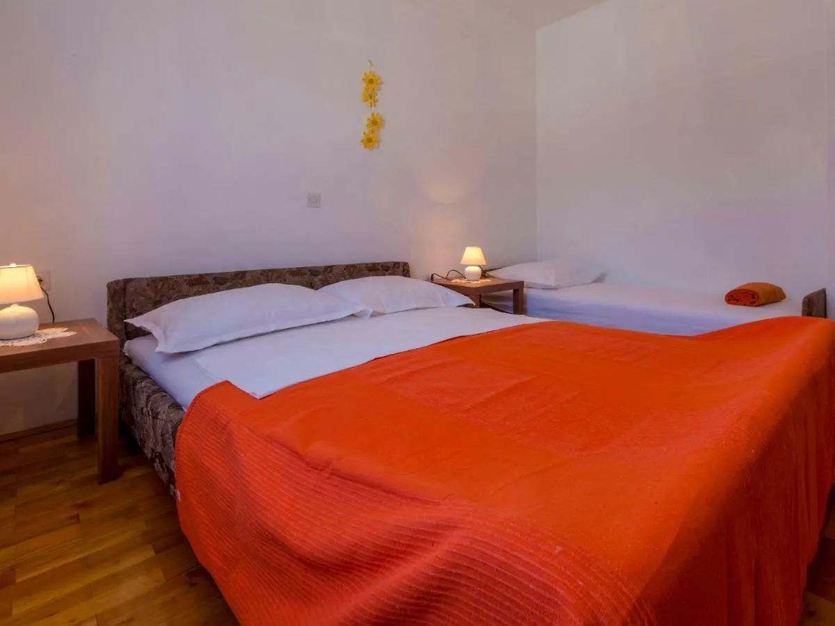 Apartment In Novi Vinodolski 15274